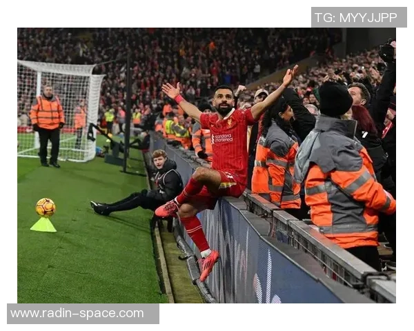 利物浦逆转曼城上演经典大战四比三的惊心动魄时刻