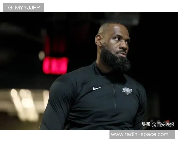勒布朗詹姆斯：篮球巨星的传奇旅程与辉煌成就探讨