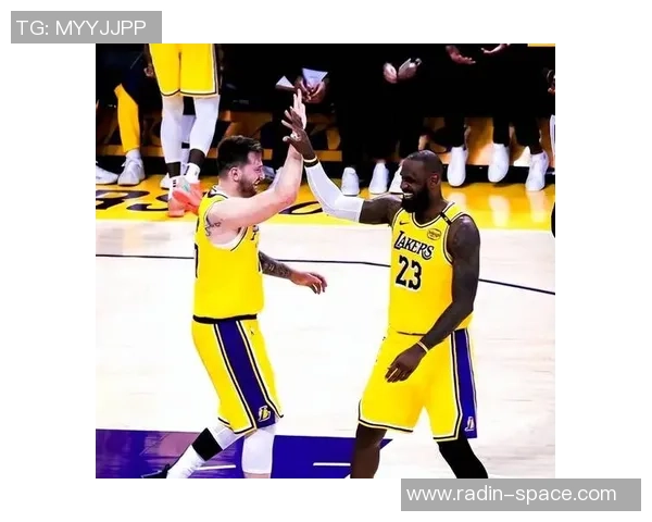 揭幕战激情对决勇士火箭争锋相对期待精彩瞬间与巅峰对决 揭幕战激情对决勇士火箭争锋相对期待精彩瞬间与巅峰对决