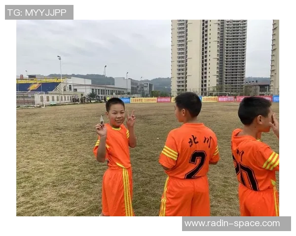 迈尼昂：从新星到巨星的蜕变之路与足球梦想的追逐